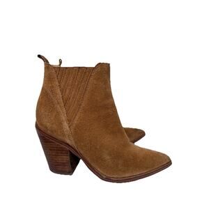 Marc Jacobs Womens Sz 7 M pull on golden brown suede 3 in heel ankle boots